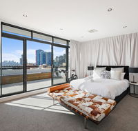 Darling Harbour Penthouse ViewsJacuzzi - Accommodation Search