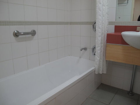 Crowne Plaza Alice Springs Lasseters, An IHG Hotel - Accommodation Search 5