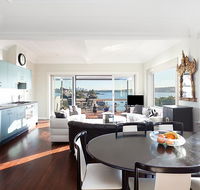 Art Deco Apartment With Breathtaking Water Views - Accommodation Search