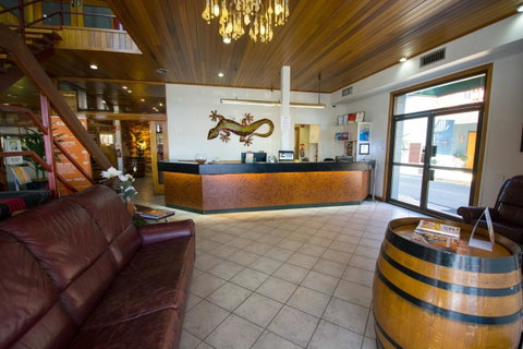Elkira Court Motel - Accommodation Search 9