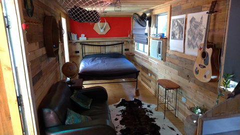 Alice\'s Secret Travellers Inn - Accommodation Search 11