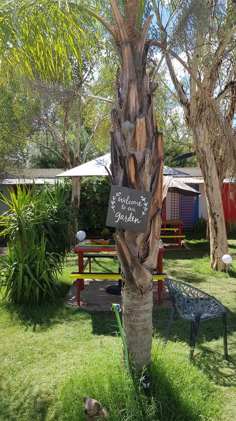 Alice\'s Secret Travellers Inn - Accommodation Search 16