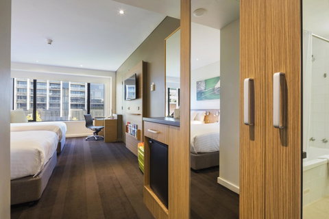 Crowne Plaza Canberra, An IHG Hotel - Accommodation Search 23