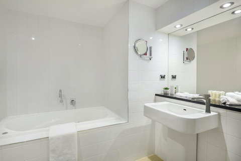 Crowne Plaza Canberra, An IHG Hotel - Accommodation Search 28