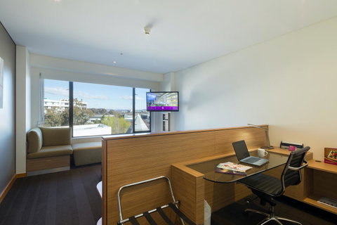 Crowne Plaza Canberra, An IHG Hotel - Accommodation Search 15