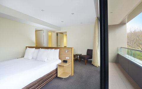 Crowne Plaza Canberra, An IHG Hotel - Accommodation Search 13