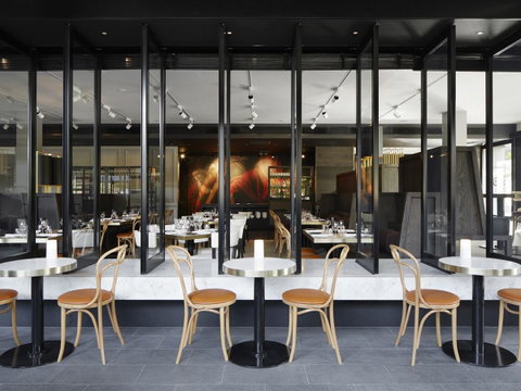 Burbury Hotel - Accommodation Search 18