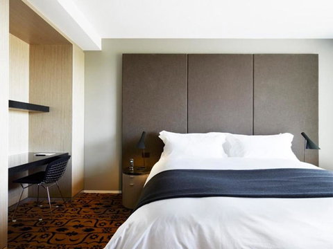 Burbury Hotel - Accommodation Search 5