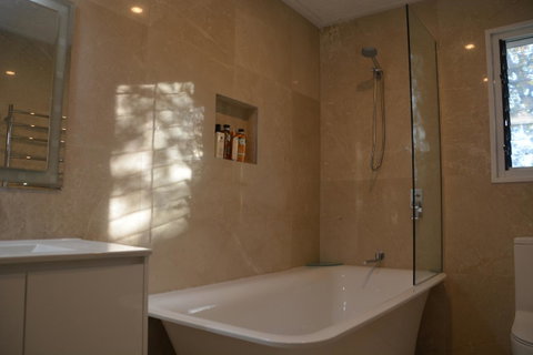Garden Room - Accommodation Search 11