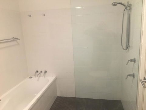 Lennox Holiday Apartments - Accommodation Search 29