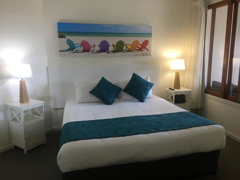 Lennox Holiday Apartments - Accommodation Search 19