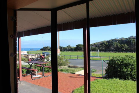 Bott's Beach Retreat - Accommodation Search 0