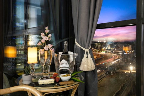 Braddon Penthouse, Top Location, Netflix, WiFi, Views - Accommodation Search 2