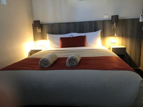 Bradman Motor Inn - Accommodation Search 2