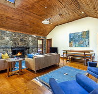 Breakfast Creek Cottage - Central bluestone cottage - Accommodation Search