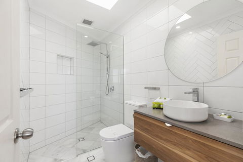 Breathtaking Views Of Sunshine Beach - Unit 7/21 Park Crescent - Accommodation Search 3