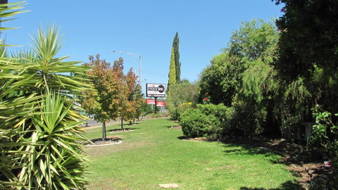 Bristol Hill Motor Inn & Peppa's Licensed Restaurant - Accommodation Search 2