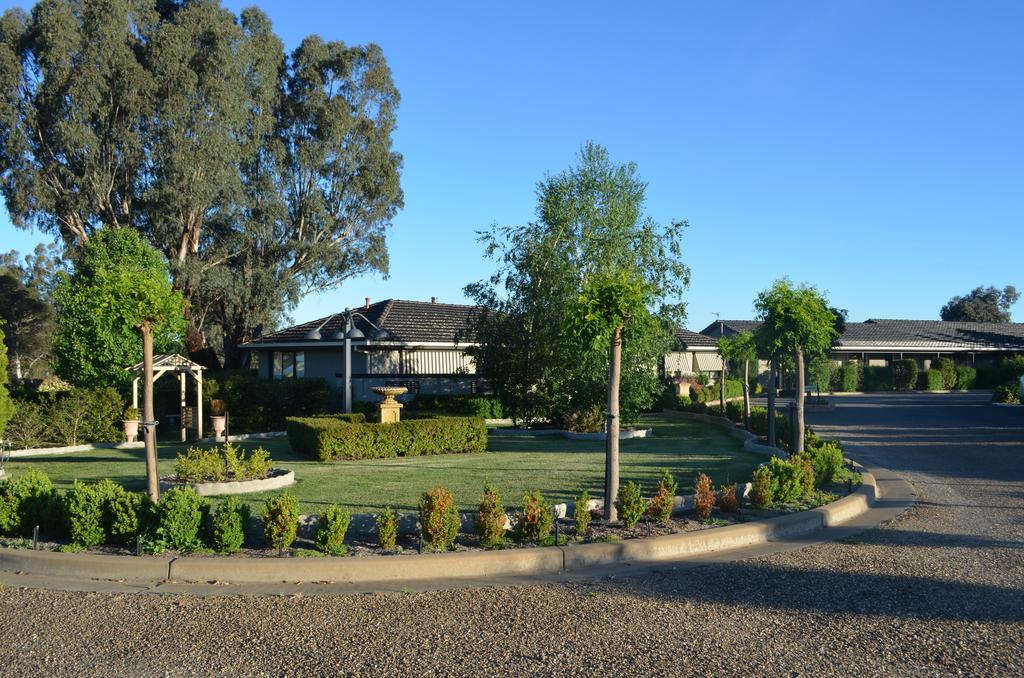 Lake Albert NSW Accommodation Search