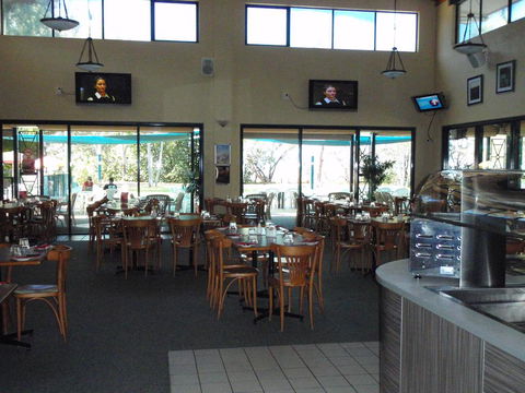 Bushland Beach Tavern - Accommodation Search 3