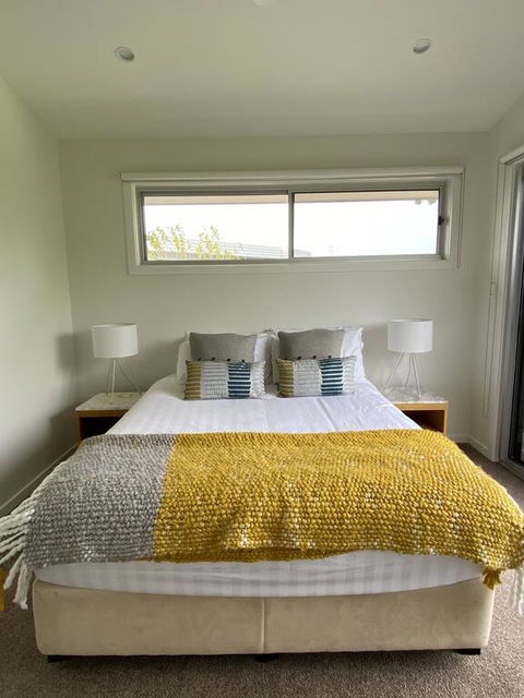 Byron Moon Large House & Half Moon Cottage - Accommodation Search 2