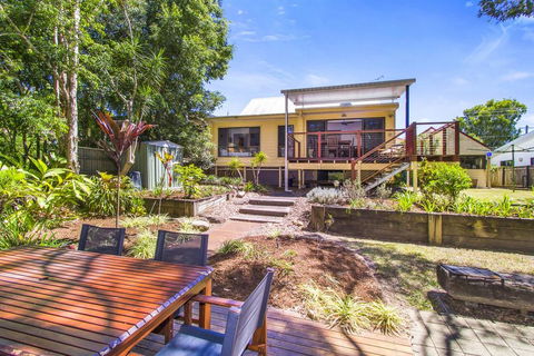 CABARITA BEACH BLISS - HOLIDAY HOME ON THE LAKE - Accommodation Search 0