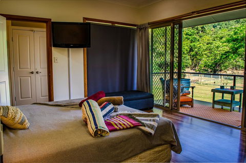 Cairns Homestead: A Peaceful Getaway - Accommodation Search 2