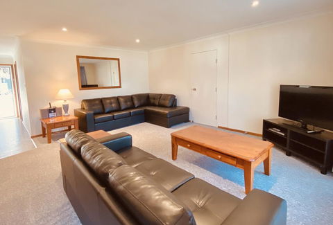 Cam Way Estate - Accommodation Search 1