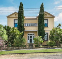 Campbell House - Accommodation Search