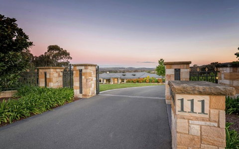Canberra Luxury Estate - Accommodation Search 1