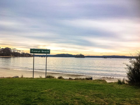 Caseys Beach Holiday Park - Accommodation Search 0