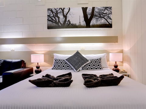 Castle Creek Motel - Accommodation Search 0