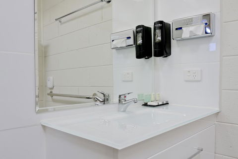 Castle Creek Motel - Accommodation Search 2