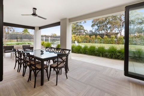 CATALINA - MOUNT ELIZA - Accommodation Search 2