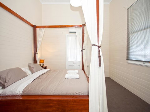 CBD Holiday Home - Accommodation Search 2