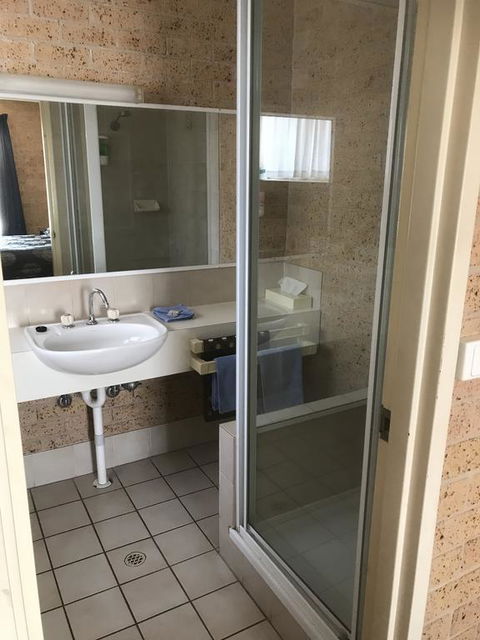 Cedar Lodge Motel - Accommodation Search 1