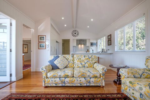 Central Cottage - Accommodation Search 1