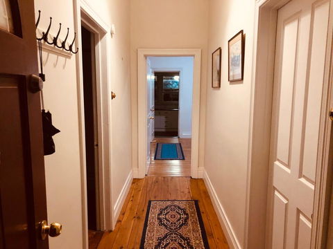 Central Holiday Home On Hume - Accommodation Search 2