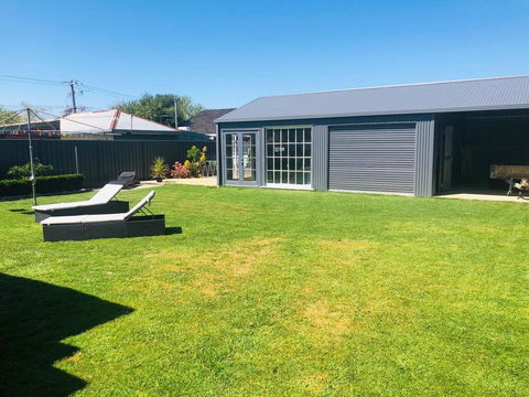 Central Holiday Home On Hume - Accommodation Search 1