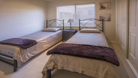 Championship Golf Course On Your Back Door - Accommodation Search 2