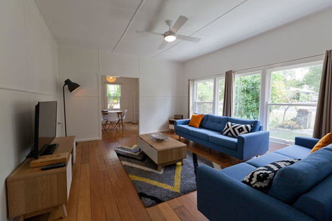 Charlie's Beach House - Accommodation Search 0