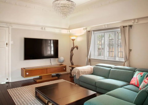 Chic 2 Bedroom Ground Floor Apartment In Trendy New Farm - Accommodation Search 0