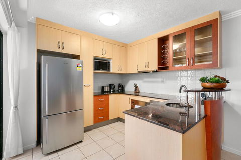 Chic City Apartment With Waterfront Views - Accommodation Search 2