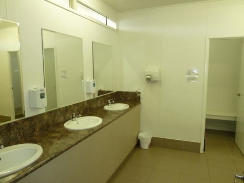 Chinchilla Tourist Park - Accommodation Search 2