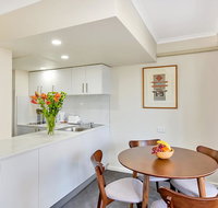 City apartment at College St - Accommodation Search