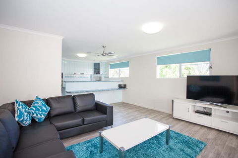 City Beach Holiday House - Accommodation Search 2