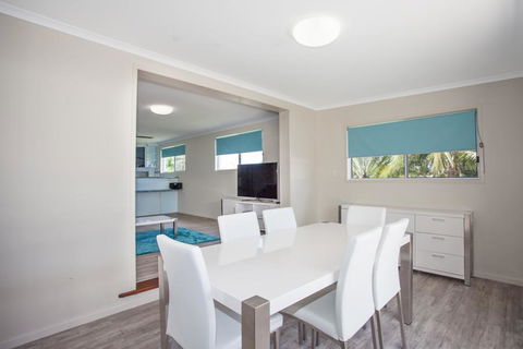 City Beach Holiday House - Accommodation Search 1
