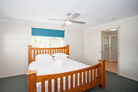 City Beach Holiday House - Accommodation Search 3