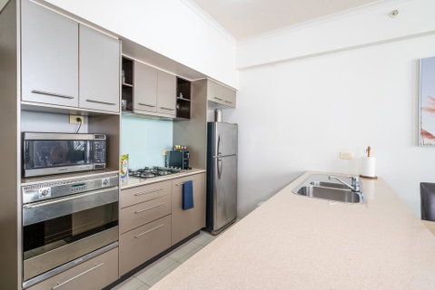 City Centre Convenience!Free Wifi, Parking, Netflix, Wine - Accommodation Search 1