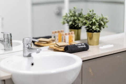 City Centre Convenience!Free Wifi, Parking, Netflix, Wine - Accommodation Search 2