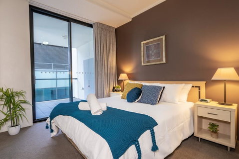 City Centre Convenience!Free Wifi, Parking, Netflix, Wine - Accommodation Search 0